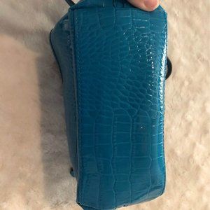 Liz Claiborne patent leather handbag in turquoise